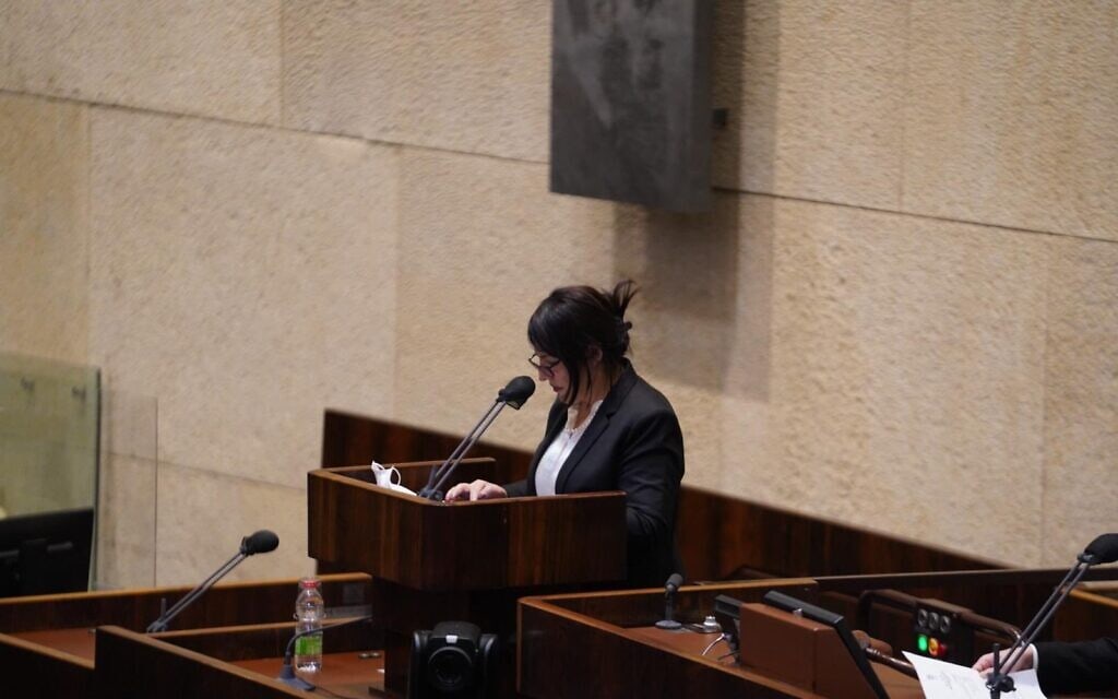 ח"כ ענת כנפו מושבעת לכנסת, 3 בפברואר 2021 (צילום: דוברות הכנסת / שמוליק גרוסמן) ח"כ ענת כנפו מושבעת לכנסת, 3 בפברואר 2021 (צילום: דוברות הכנסת / שמוליק גרוסמן)