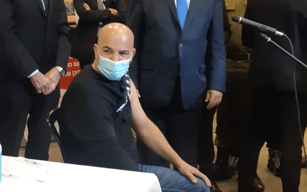 ראש הממשלה נתניהו בעת ביקור במתחם חיסונים בעכו (צילום: תקשורת רה"מ) ראש הממשלה נתניהו בעת ביקור במתחם חיסונים בעכו (צילום: תקשורת רה"מ)
