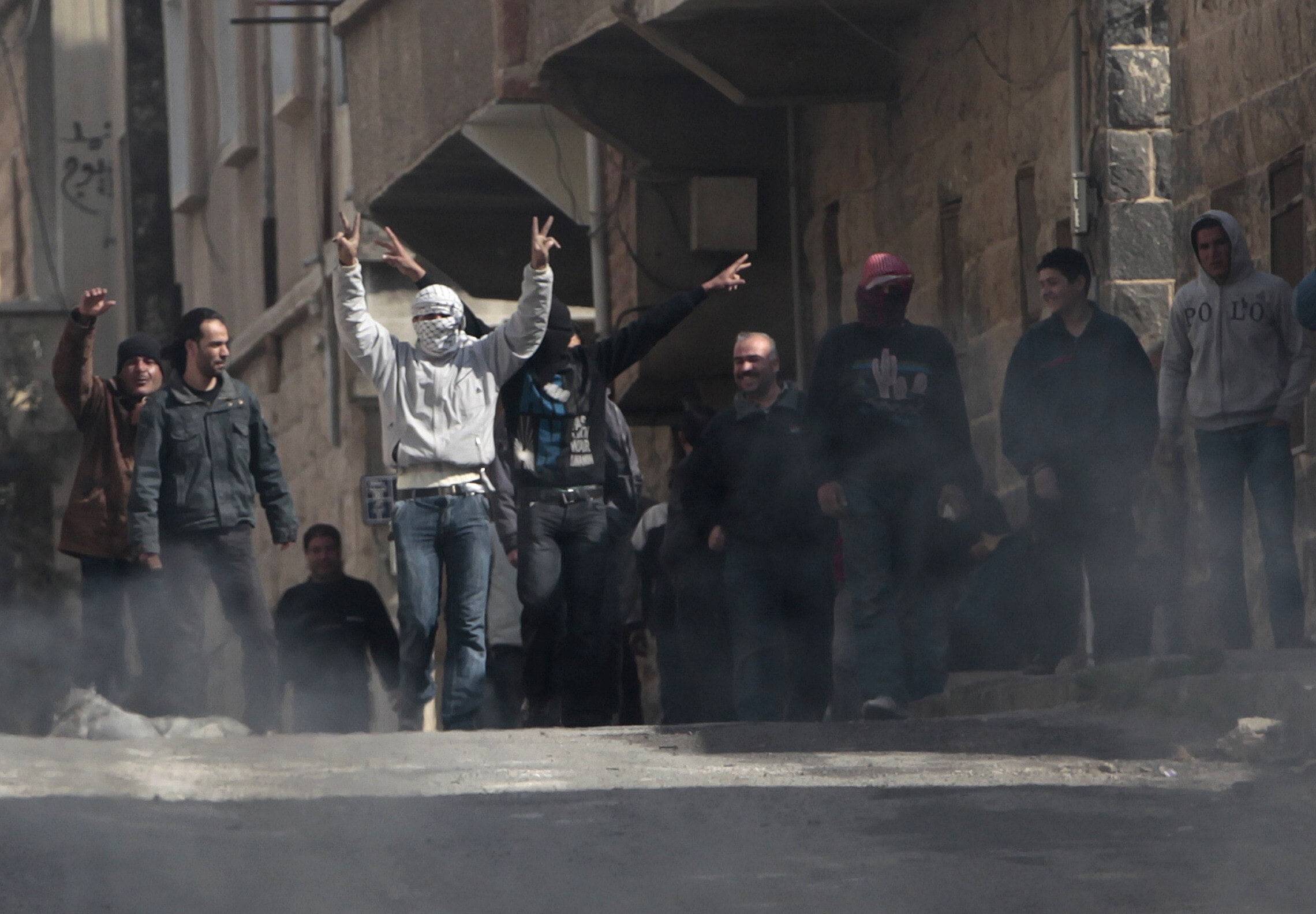 מורדים נגד ממשל אסד בעיר דרעא בדרום סוריה, מרץ 2011 (צילום: AP Photo/Hussein Malla)