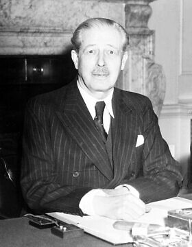 ראש ממשלת בריטניה, הרולד מקמילן, 11 בינואר 1957 (צילום: AP Photo/Pool)