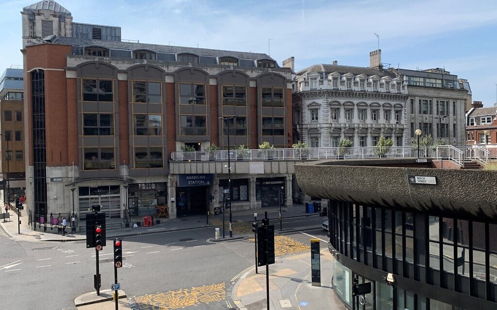 מיקומו הבדיוני של "סלאו האוס" ברחוב אלדרסגייט בלונדון (צילום: BennyOnTheLoose, ויקיפדיה)