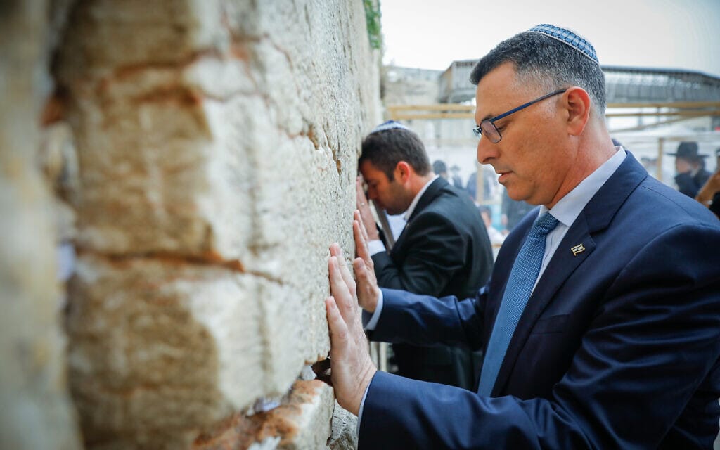 יושב ראש תקווה חדשה, גדעון חדשה, בכותל המערבי בירושלים, 22 במרץ 2021 (צילום: אוליבייה פיטוסי, פלאש 90)