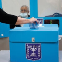 קלפי בבחירות הרביעיות, 23 במרץ 2021 (צילום: Yonatan Sindel/FLASH90)