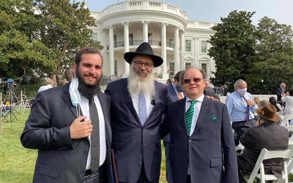 הרב לוי דוכמן, משמאל, וסולי וולף, מימין, בטקס החתימה על הסכמי אברהם בבית הלבן, 15 בספטמבר 2020