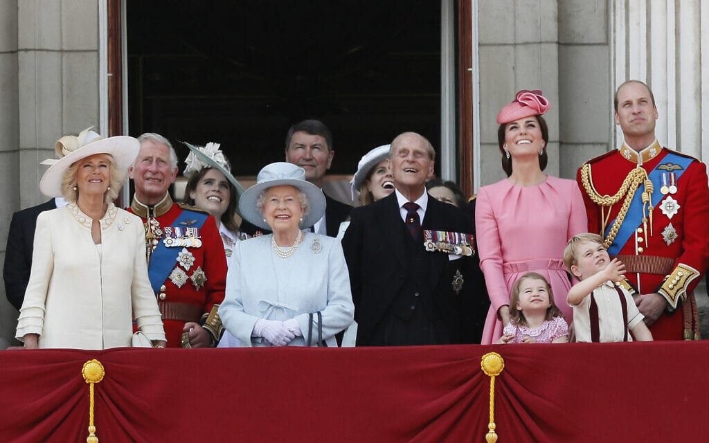 משפחת המלוכה הבריטית (צילום: AP Photo/Kirsty Wigglesworth, File)
