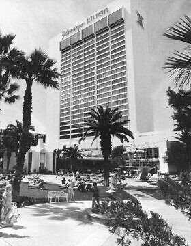 צילום חוץ של מלון הילטון פלמיגו בלאס וגאס שבנבדה, 1979 (צילום: AP)