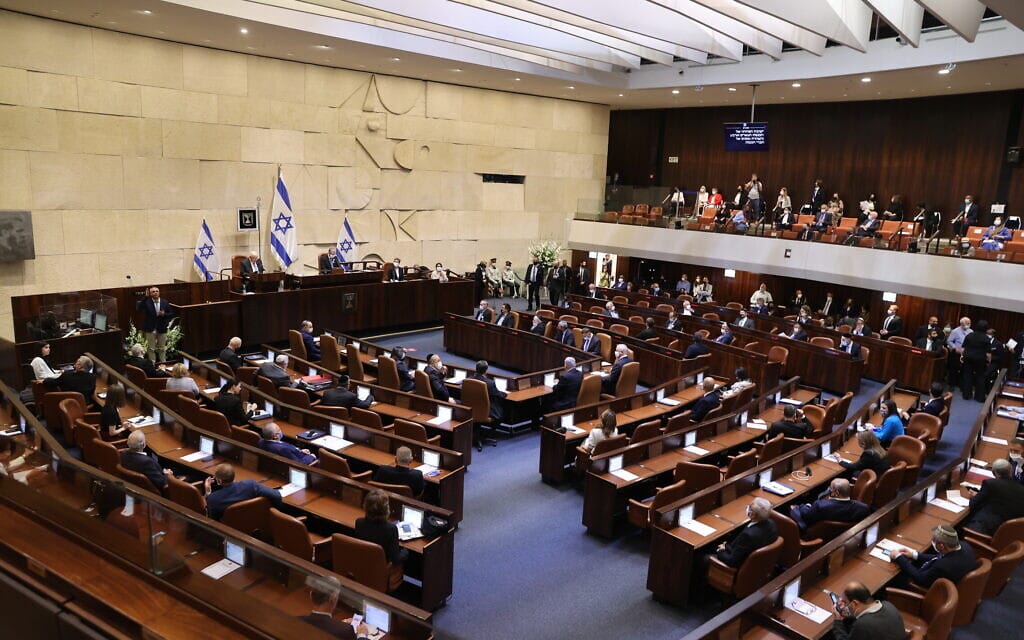 מליאת הכנסת בישיבת הפתיחה של הכנסת ה-24, 6 באפריל 2021 (צילום: Alex Kolomoisky/POOL)