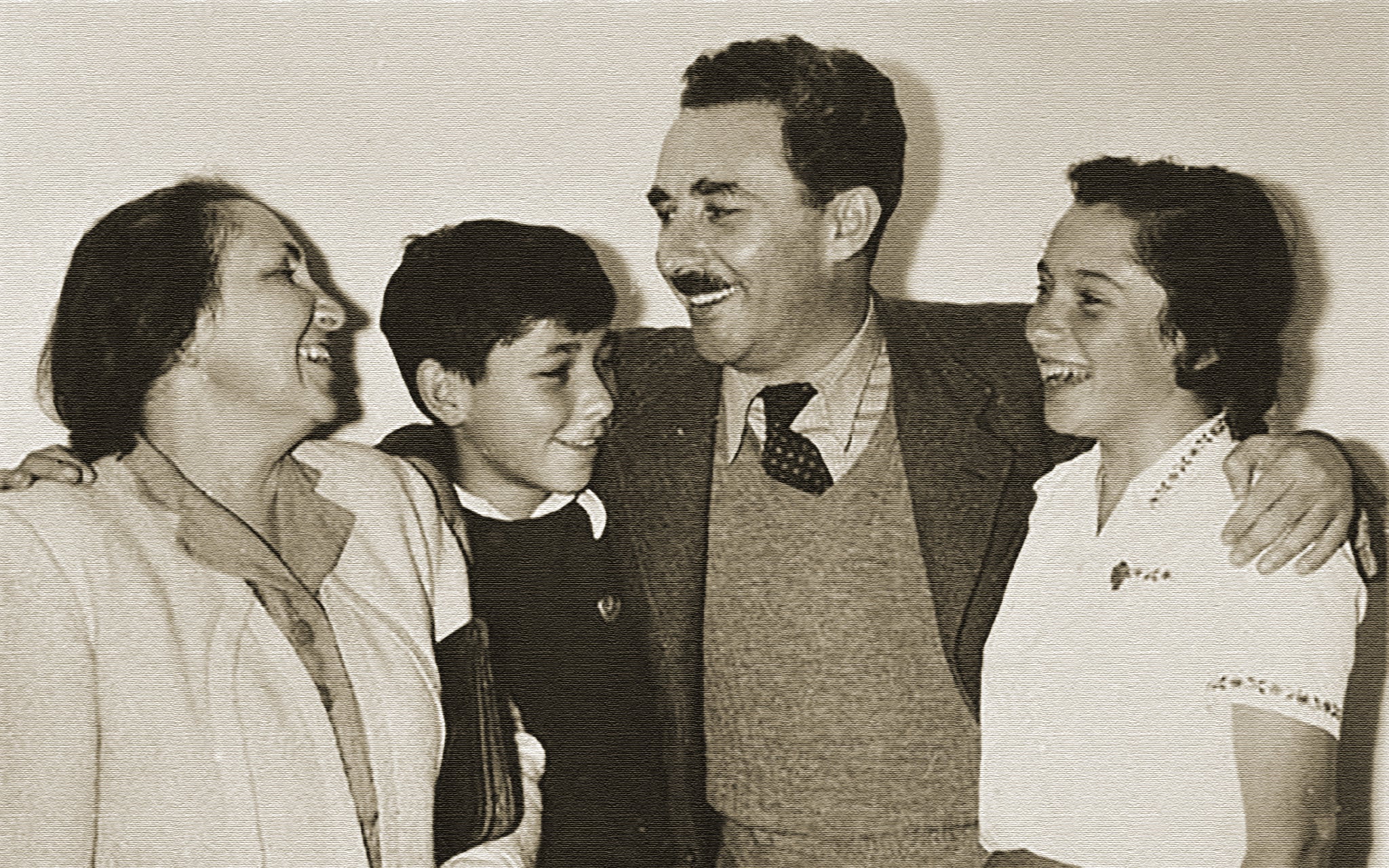 משה שרת עם בתו יעל, בנו חיים ואשתו ציפורה, 1946 (צילום: ארכיון קק"ל)