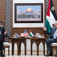 שר החוץ האמריקאי אנתוני בלינקן נפגש עם ראש הרשות הפלסטינית מחמוד עבאס (אבו מאזן) ברמאללה, 25 במאי 2021 (צילום: AP Photo/Alex Brandon)