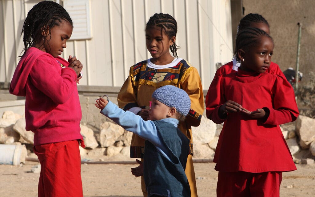 ילדים מקהילת העבריים בדימונה (צילום: קרן פרימן/פלאש90)