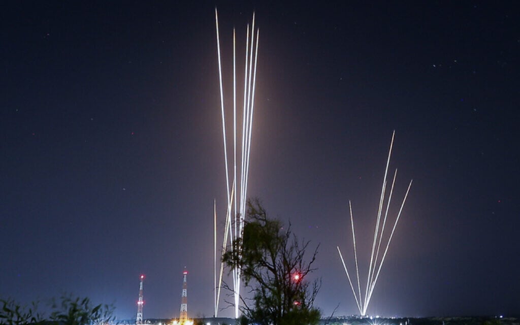 רקטות שנורו מעזה לישראל, 12.5.2021 (צילום: Edi Israel/Flash90)