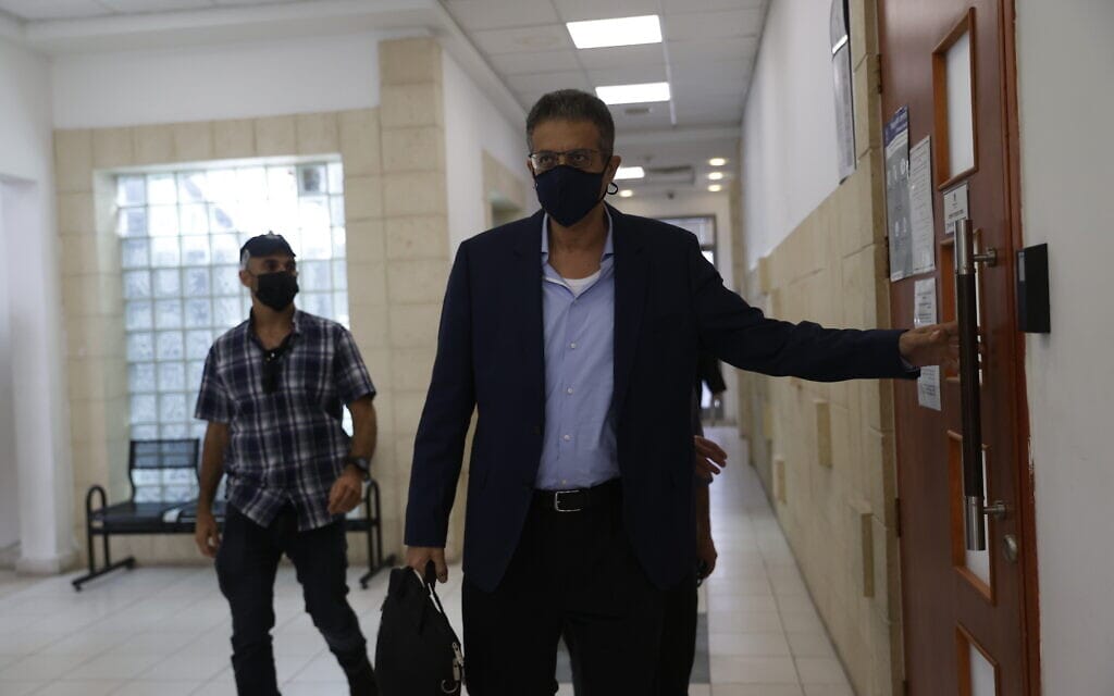 אילן ישועה בבית המשפט המחוזי בירושלים, 18 במאי 2021 (צילום: יונתן זינדל, פלאש 90) אילן ישועה בבית המשפט המחוזי בירושלים, 18 במאי 2021 (צילום: יונתן זינדל, פלאש 90)