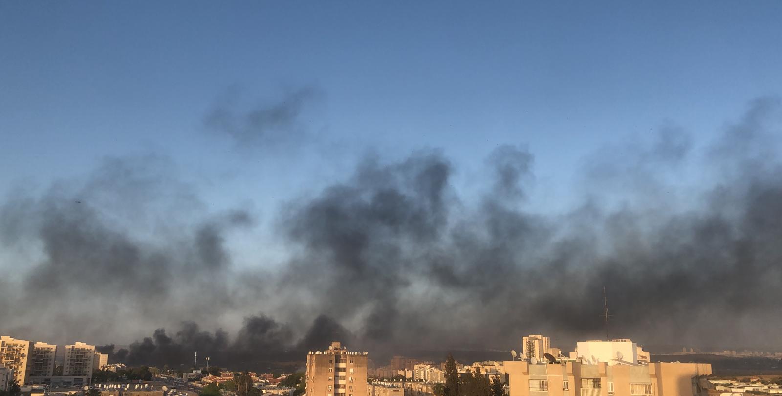 העיר לוד עולה בלהבות (צילום: דניאלה אברמוב)