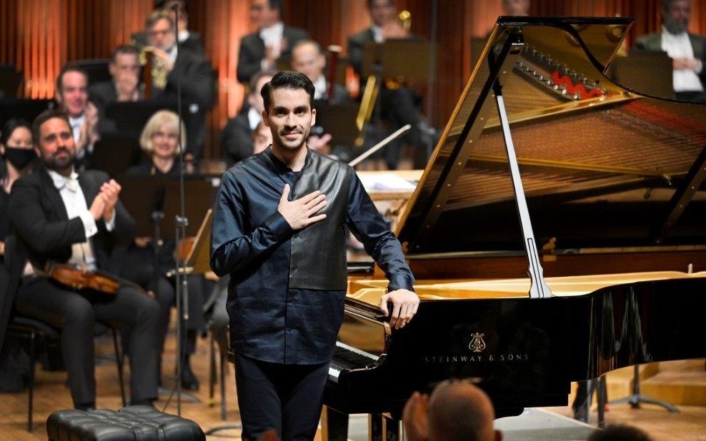 חואן פרז פלוריסטן בתחרות רובינשטיין לפסנתר בישראל, מאי 2021 (צילום: יוסי צבקר)