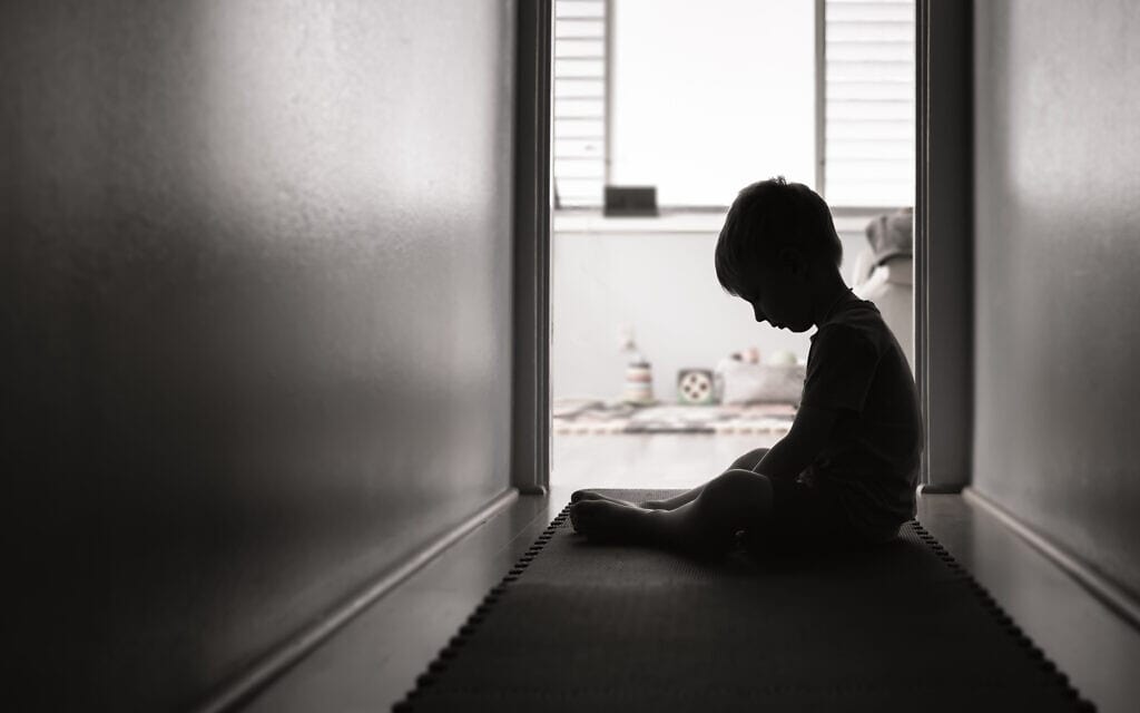 ילד בדיכאון, אילוסטרציה (צילום: iStock / kieferpix)