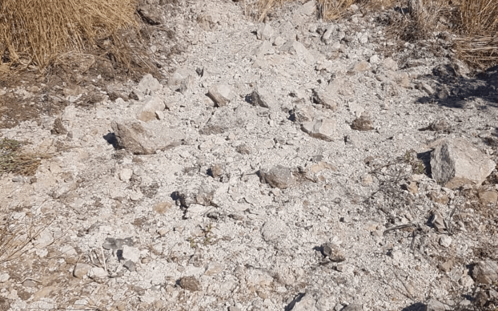 שברי רקטה שנפלה בשפרעם, 19 במאי 2021 (צילום: דוברות המשטרה) שברי רקטה שנפלה בשפרעם, 19 במאי 2021 (צילום: דוברות המשטרה)