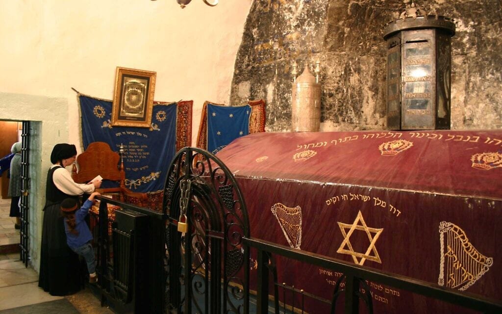 האתר שיש המאמינים שהוא קבר דוד המלך (צילום: שמואל בר-עם)
