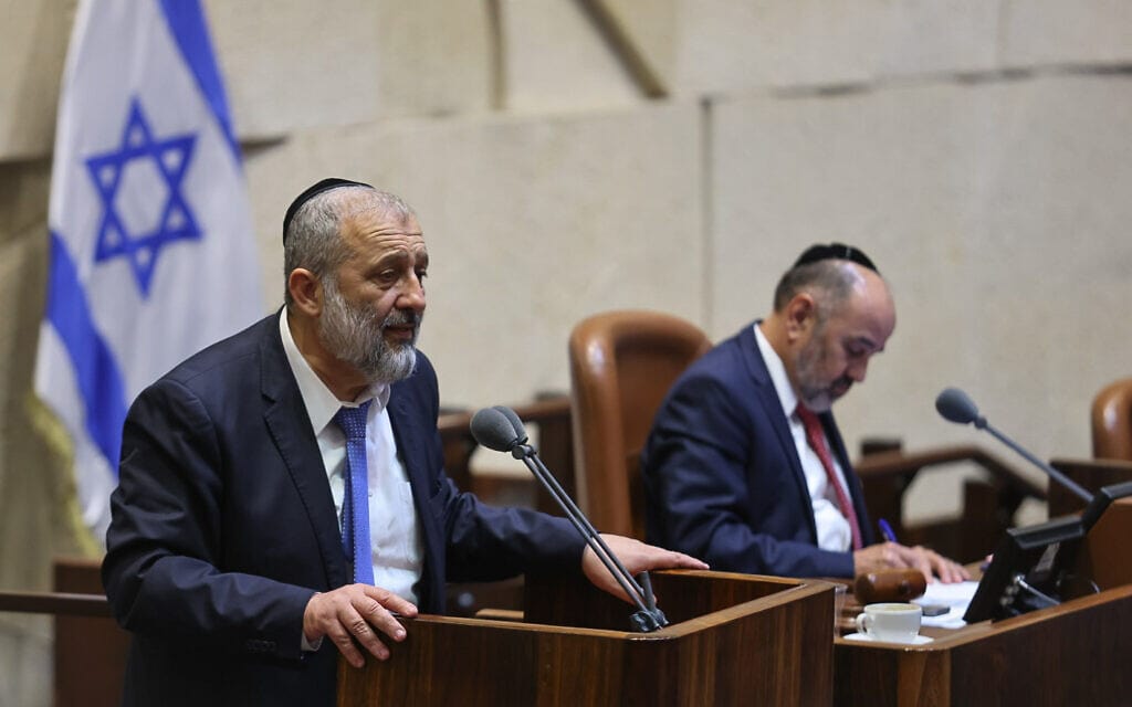 אריה דרעי במליאת הכנסת, 29 ביוני 2021 (צילום: נועם מושקוביץ, דוברות הכנסת)