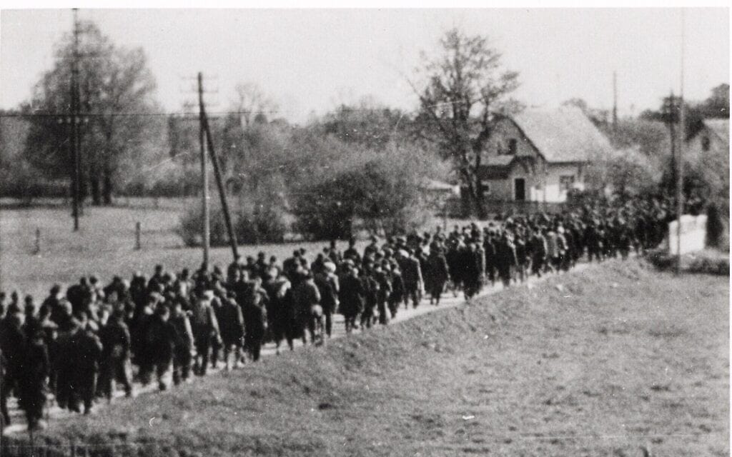 צילום לא מתוארך של צעדת מוות שהובילו נאצים (צילום: באדיבות מוזיאון ארצות הברית לזכר השואה)