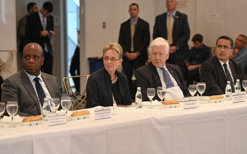 לאה גולדין במפגש של הנשיא ראובן ריבלין עם השגרירים באו&quot;ם, 29 ביוני 2021 (צילום: שחר עזרן)