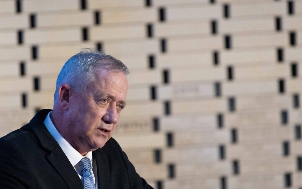 בני גנץ באזכרה השנתית לחללי צוק איתן, הר הרצל, 20 ביוני 2021 (צילום: יונתן זינדל/פלאש90) בני גנץ באזכרה השנתית לחללי צוק איתן, הר הרצל, 20 ביוני 2021 (צילום: יונתן זינדל/פלאש90)