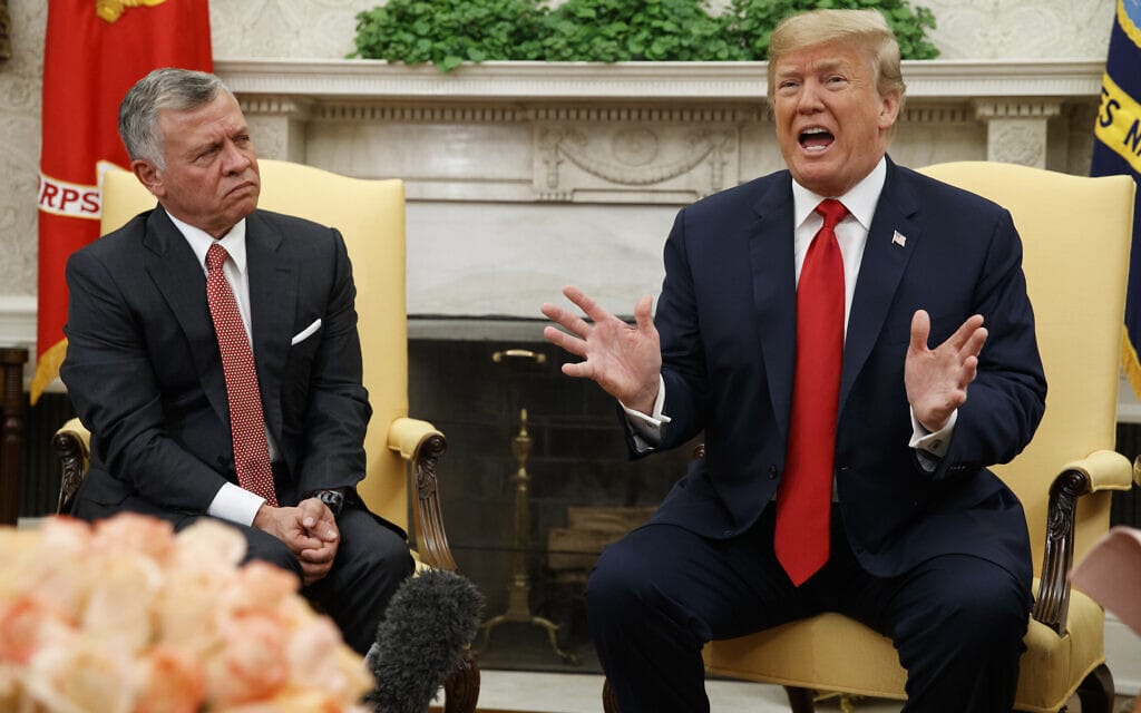 עבדאללה מלך ירדן בפגישה עם נשיא ארה&quot;ב דונלד טראמפ בבית הלבן, 25 ביוני 2018 (צילום: AP Photo/Evan Vucci)