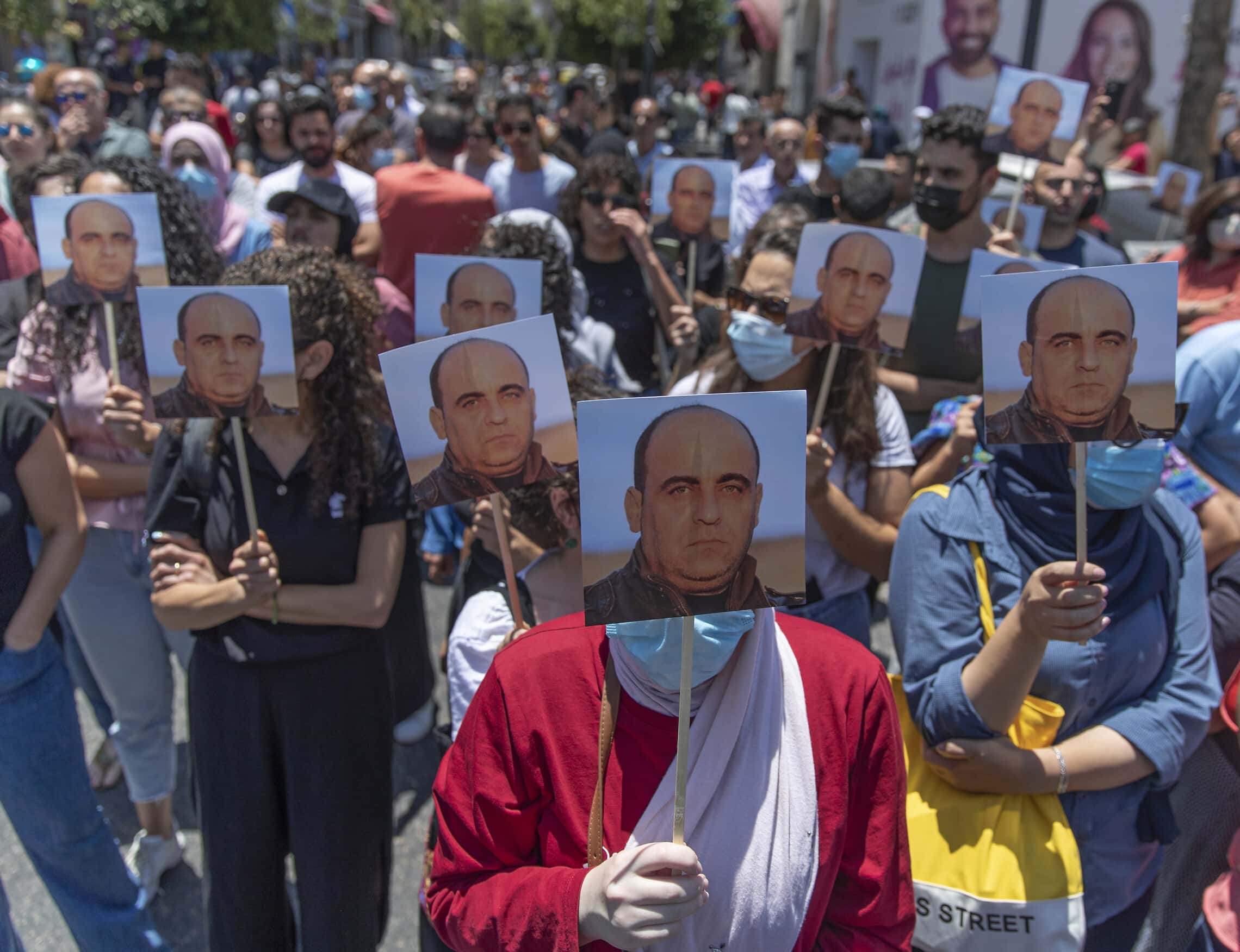 הפגנות ברמאללה במחאה על הירצחו של ניזאר בנאת, 24 ביוני 2021 (צילום: AP Photo/Nasser Nasser)