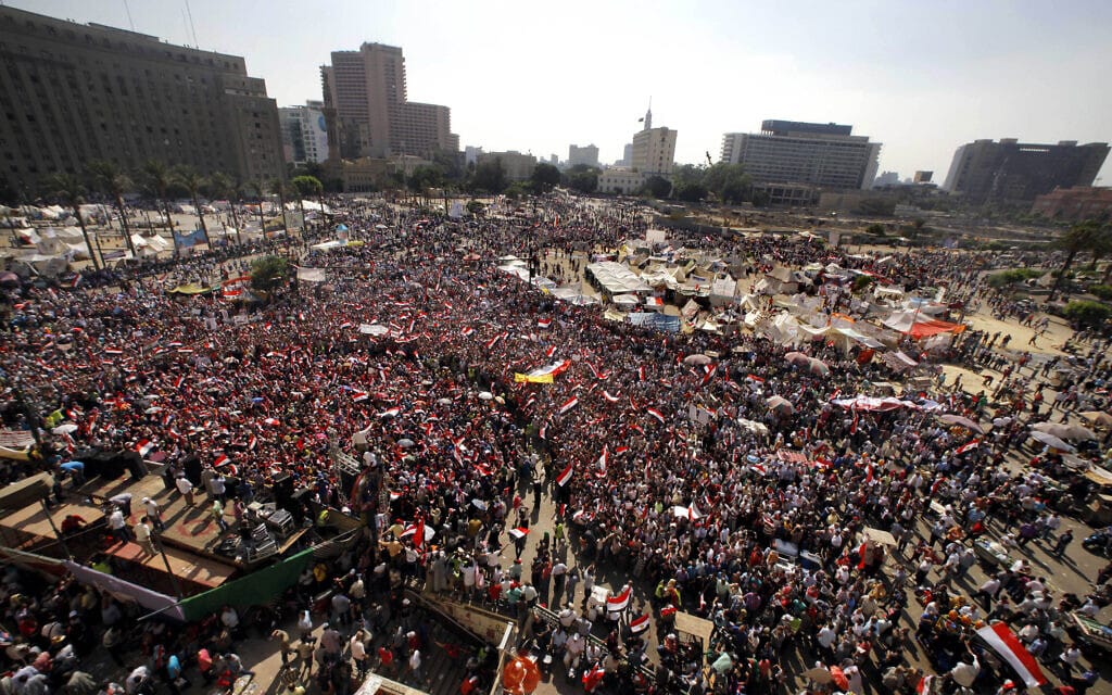 הפגנות בכיכר תחריר בקהיר ב-3 ביולי 2013 (צילום: AP Photo/Amr Nabil)