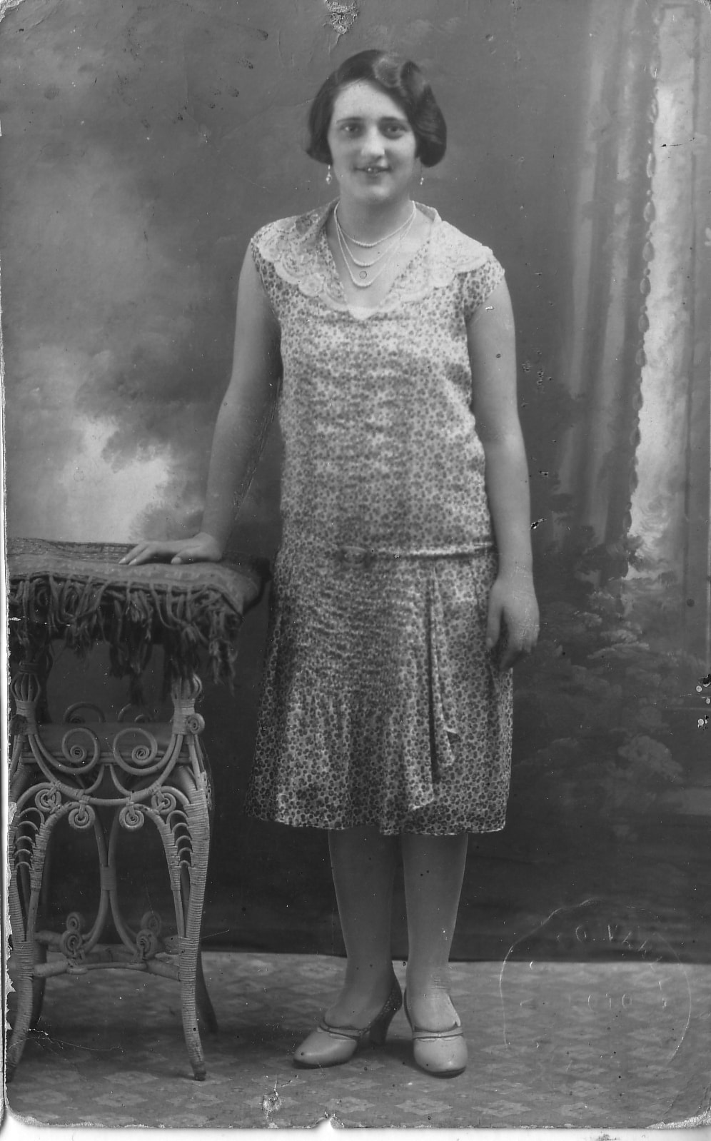 סבתהּ של רות בהר, אסתר, בקובה בשלהי שנות ה-20 או בתחילת שנות ה-30 (צילום: באדיבות רות בהר)