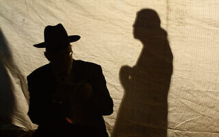 .הפרדה בין נשים לגברים, אילוסטרציה (צילום: yaakov Naumi/Flash90 * YATED NEEMAN & KIKAR SHABAT & KOOKER OUT**) .הפרדה בין נשים לגברים, אילוסטרציה (צילום: yaakov Naumi/Flash90 * YATED NEEMAN & KIKAR SHABAT & KOOKER OUT**)