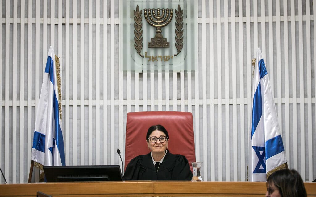 נשיאת בית המשפט העליון אסתר חיות (צילום: אוליבייה פיטוסי/פלאש90)