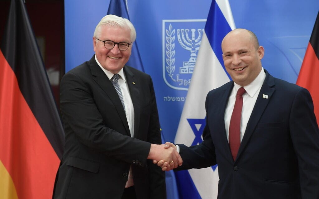 פגישת ראש הממשלה נפתלי בנט עם נשיא גרמניה פרנק וולטר שטיינמאייר, 1 ביולי 2021 (צילום: עמוס בן גרשום לע"מ) פגישת ראש הממשלה נפתלי בנט עם נשיא גרמניה פרנק וולטר שטיינמאייר, 1 ביולי 2021 (צילום: עמוס בן גרשום לע"מ)