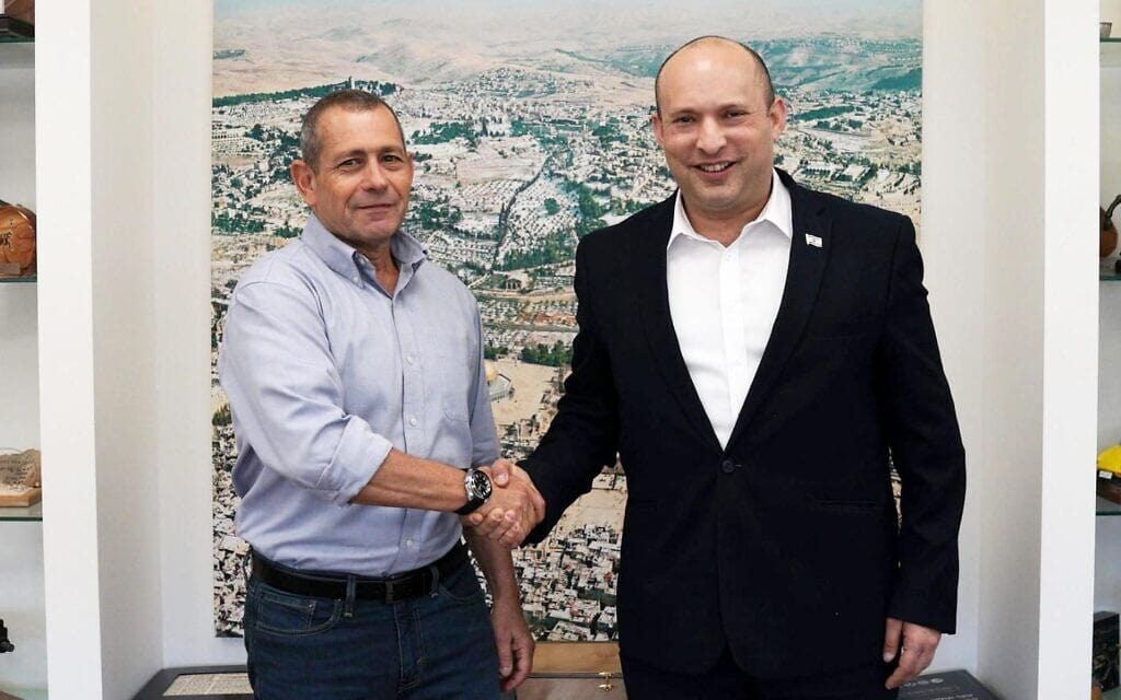 ראש הממשלה נפתלי בנט וראש השב"כ נדב ארגמן, מטה השב"כ, 07 ביולי 2021 ראש הממשלה נפתלי בנט וראש השב"כ נדב ארגמן, מטה השב"כ, 07 ביולי 2021
