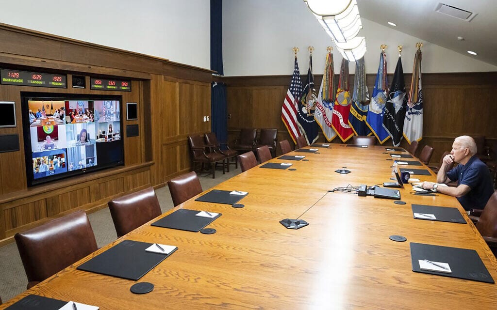 נשיא ארה&quot;ב ג&#039;ו ביידן בישיבת זום עם ראשי מערכת הביטחון בארה&quot;ב, בדיון על המתרחש באפגניסטן, 15 באוגוסט 2021 (צילום: The White House via AP)