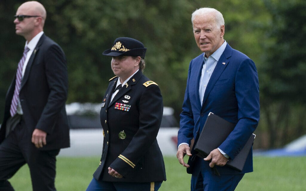 נשיא ארצות הברית ג'ו ביידן במבצר לזלי ג'יי מקנייר בוושינגטון, 16 באוגוסט 2021 (צילום: Manuel Balce Ceneta, AP)
