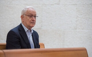 מו"ל "הארץ" עמוס שוקן (צילום: אוליבייה פיטוסי/פלאש90) מו"ל "הארץ" עמוס שוקן (צילום: אוליבייה פיטוסי/פלאש90)