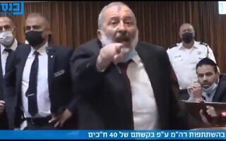ח"כ אריה דרעי צועק על נפתלי בנט שהוא שקרן, אוגוסט 2021 ח"כ אריה דרעי צועק על נפתלי בנט שהוא שקרן, אוגוסט 2021