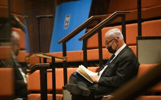 ראש האופוזיציה בנימין נתניהו בבידוד במליאה בעת העברת חוק התקציב בקריאה ראשונה, 2 בספטמבר 2021 (צילום: דוברות הכנסת - נועם מושקוביץ) ראש האופוזיציה בנימין נתניהו בבידוד במליאה בעת העברת חוק התקציב בקריאה ראשונה, 2 בספטמבר 2021 (צילום: דוברות הכנסת - נועם מושקוביץ)