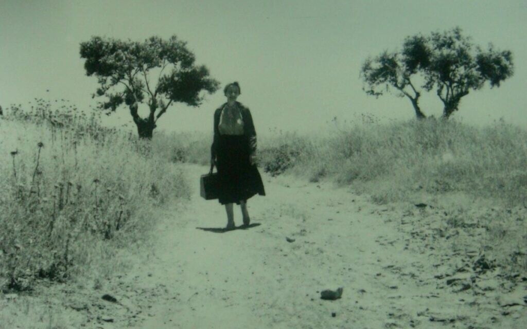 לאה גולדברג (צילום: מתוך הסרט "לאה גולדברג בחמישה בתים")