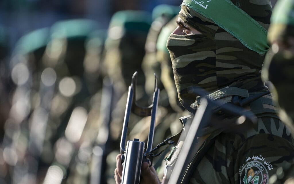 חיילי חמאס בעזה, 24 במאי 2021 (צילום: AP Photo/John Minchillo)