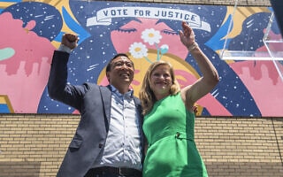 קמפיין משותף של אנדרו יאנג וקתרין גרסיה לראשות עיריית ניו יורק, בחירות 2021 (צילום: AP Photo/Brittainy Newman) קמפיין משותף של אנדרו יאנג וקתרין גרסיה לראשות עיריית ניו יורק, בחירות 2021 (צילום: AP Photo/Brittainy Newman)