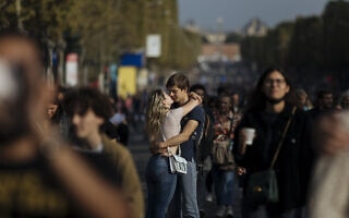 שדרות שאנז אליזה ביום ללא מכוניות, 19 בספטמבר 2021 (צילום: AP Photo/Lewis Joly) שדרות שאנז אליזה ביום ללא מכוניות, 19 בספטמבר 2021 (צילום: AP Photo/Lewis Joly)