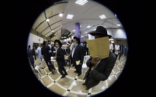 מנהג הסליחות בחודש אלול, אילוסטרציה (צילום: Yonatan Sindel/Flash90) מנהג הסליחות בחודש אלול, אילוסטרציה (צילום: Yonatan Sindel/Flash90)