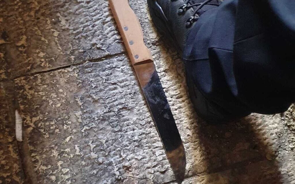 הסכין שהחזיק פלסטיני שניסה לבצע פיגוע דקירה בעיר העתיקה, 10 בספטמבר 2021 הסכין שהחזיק פלסטיני שניסה לבצע פיגוע דקירה בעיר העתיקה, 10 בספטמבר 2021