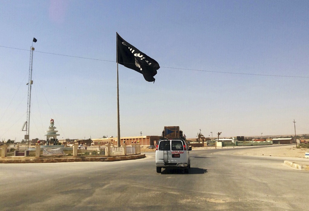 דגל דאעש בעיראק (צילום: AP Photo, File)