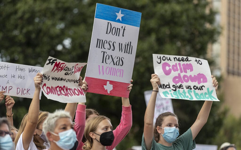צעידת נשים נגד חוק ההפלות של טקסס, 2 באוקטובר 2021 (צילום: AP Photo/Stephen Spillman, File)