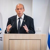 מבקר המדינה מתניהו אנגלמן במשרדי מבקר המדינה בירושלים, 3 במאי 2021 (צילום: אוליבייה פיטוסי, פלאש 90)