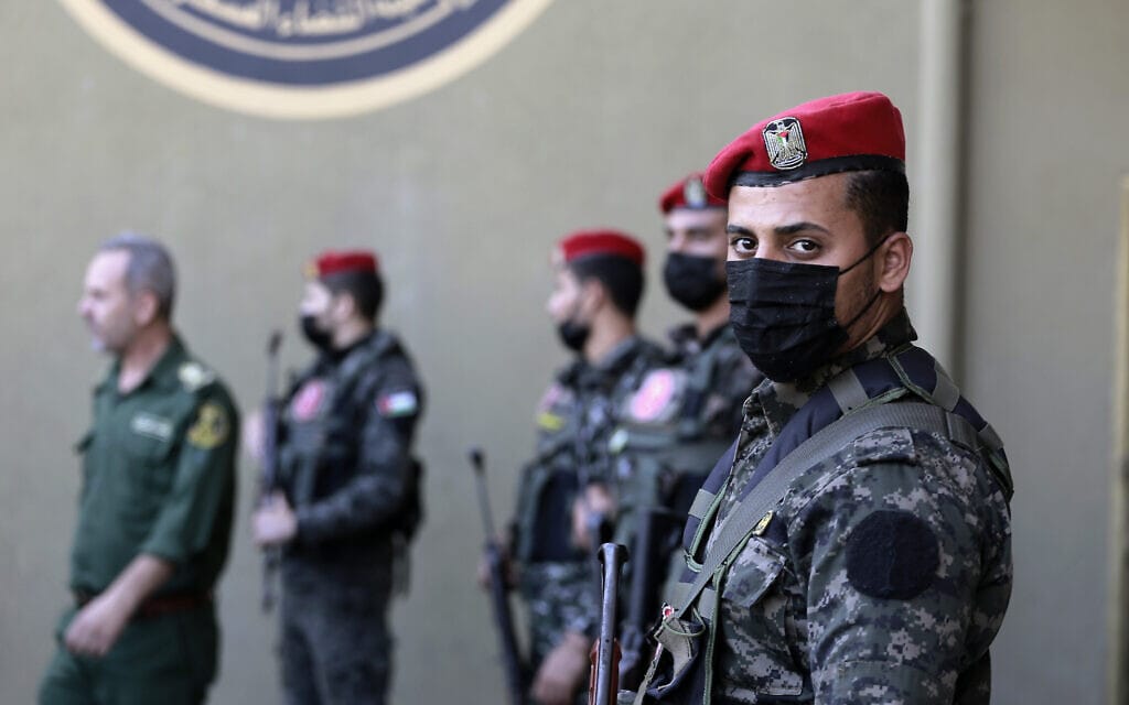 כוחות חמאס בעיר עזה, 21 באוקטובר 2021 (צילום: Atia Mohammed/Flash90)