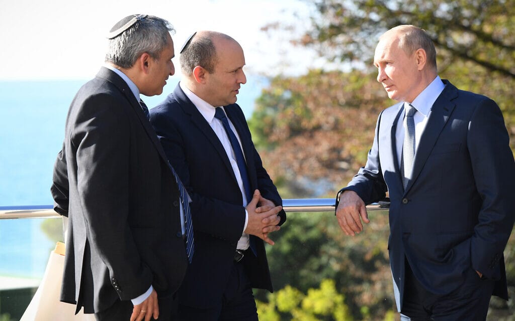 ראש הממשלה נפתלי בנט והשר זאב אלקין עם נשיא רוסיה ולדימיר פוטין בסיום פגישתם בסוצ'י, רוסיה. 22 באוקטובר 2021 (צילום: קובי גדעון/לע"מ)