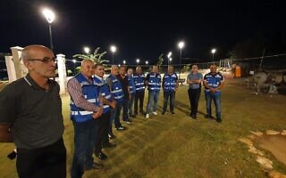 סיירת ההורים בטמרה וסגן ראש עיריית טמרה (צילום: תני גולדשטיין) סיירת ההורים בטמרה וסגן ראש עיריית טמרה (צילום: תני גולדשטיין)